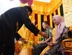 Tradisi Peusijuk, Warnai Penyambutan Danrem 012/TU di Pendopo Aceh Barat 