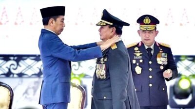 Sematkan Pangkat Empat Bintang, Kini Jokowi Panggil Prabowo “Jenderal”