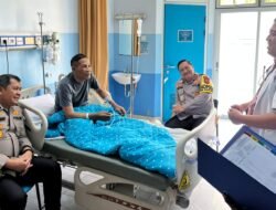 Kapolda Aceh Besuk Dirbinmas di RSUZA 3 Kapolda Aceh Besuk Dirbinmas di RSUZA