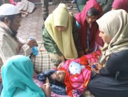 Ustadz Muhammad Jaabar Bantu Kesembuhan Pasien Etnis Rohingya yang sakit ditenda Pengungsian 3 Ustadz Muhammad Jaabar Bantu Kesembuhan Pasien Etnis Rohingya yang sakit ditenda Pengungsian
