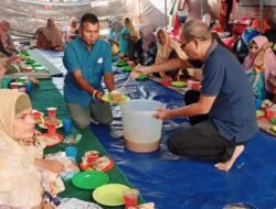 Khairil Abdullah, Penyaji Berbuka Puasa Untuk Pengungsi Rohingya di Aceh Barat 8 Khairil Abdullah, Penyaji Berbuka Puasa Untuk Pengungsi Rohingya di Aceh Barat
