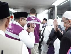 Jemaah Haji Kloter Pertama Dilepas, Gusmen: Tolong Jangan Selipkan Niyat Lain Selain Ibadah Haji