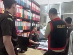 Kejari Aceh Barat Geledah Kantor BPKD Terkait Dugaan Korupsi 7 Kejari Aceh Barat Geledah Kantor BPKD Terkait Dugaan Korupsi