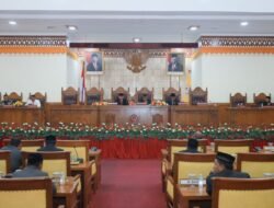 Pemkab Aceh Barat Serahkan Raqan Pertanggungjawaban APBK 2023 ke DPRK