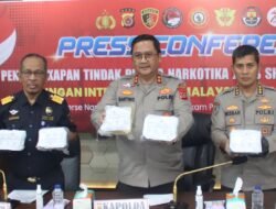Polda Aceh Gagalkan Penyelundupan 180 Kg Narkotika Sabu Jaringan Internasional 4 Polda Aceh Gagalkan Penyelundupan 180 Kg Narkotika Sabu Jaringan Internasional