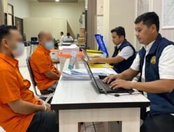 Mantan Pimpinan Bagian Kredit Bank Mandiri Bener Meriah Ditahan Polisi, Kenapa? 3 Mantan Pimpinan Bagian Kredit Bank Mandiri Bener Meriah Ditahan Polisi, Kenapa?