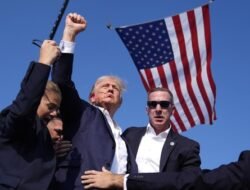 Selamat Dari Penembakan, Trump: Seharusnya Saya Mati