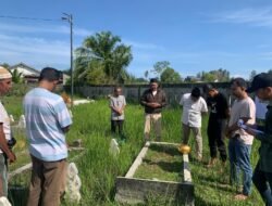 Belasan Anak Muda Aceh Barat Dilatih Tulis Sastra dan Ziarah Makam Sastrawan 3 Belasan Anak Muda Aceh Barat Dilatih Tulis Sastra dan Ziarah Makam Sastrawan