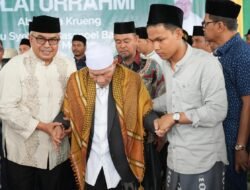 Silaturahmi Cagub Aceh Bustami ke Dayah, Abiya Anwar: Pilih Pemimpin yang Ditunjuk Ulama