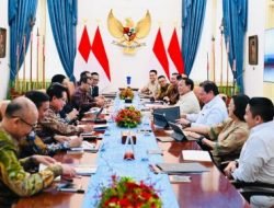 Presiden Prabowo Bahas Respons Ekonomi Global dan Kebijakan Tarif bersama Jajaran Kabinet