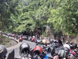 Mendaki 1000 Tangga,  Glee Taron Jadi Magnet Wisata Akhir Pekan
