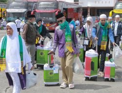 Kembali ke Tanah Rencong, 42 Jamaah Haji Aceh Besar Disambut Penuh Syukur 10 Kembali ke Tanah Rencong, 42 Jamaah Haji Aceh Besar Disambut Penuh Syukur