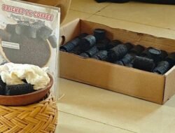 Pelaku UMKM Lamkeunung Darussalam Sulap Ampas Kopi Jadi Briket LK Coffee