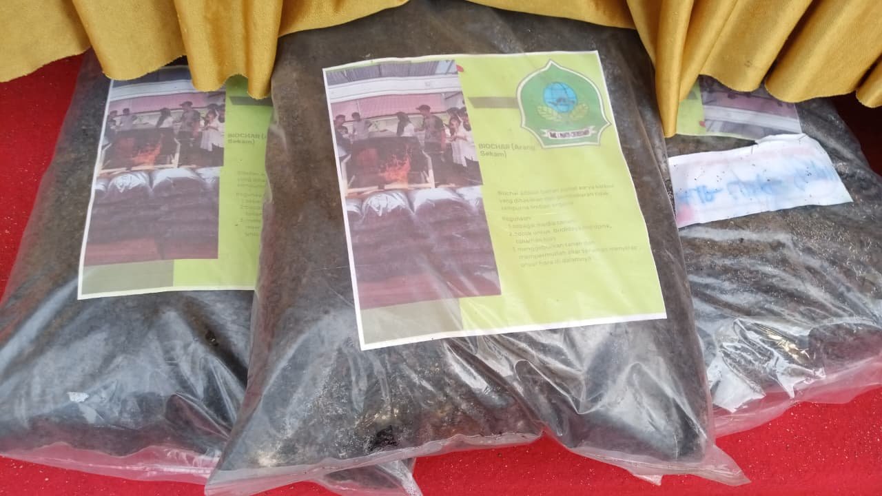 HUT Ke-437 Meulaboh, Stand Pante Ceureumen Tampilkan Biocar Karya Siswa SMKN 1 Pante Ceureumen 3