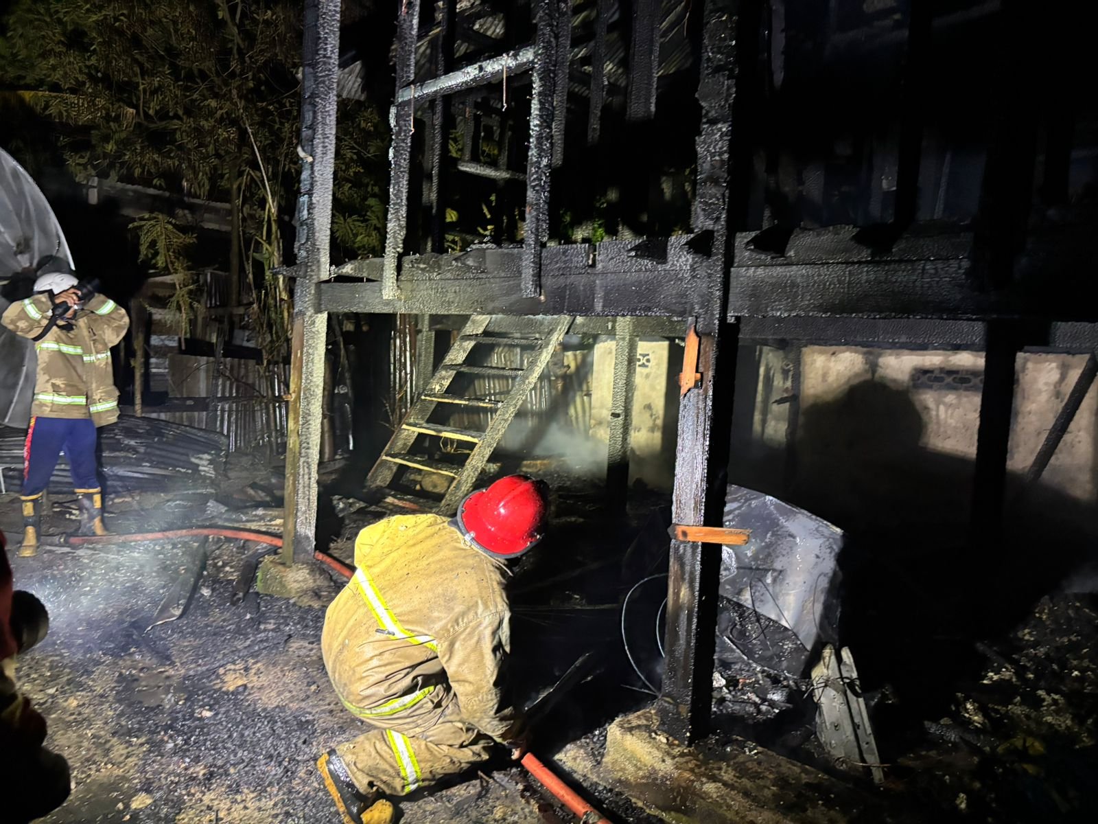 Rumah Warga di Peukan Bada Ludes Terbakar 1